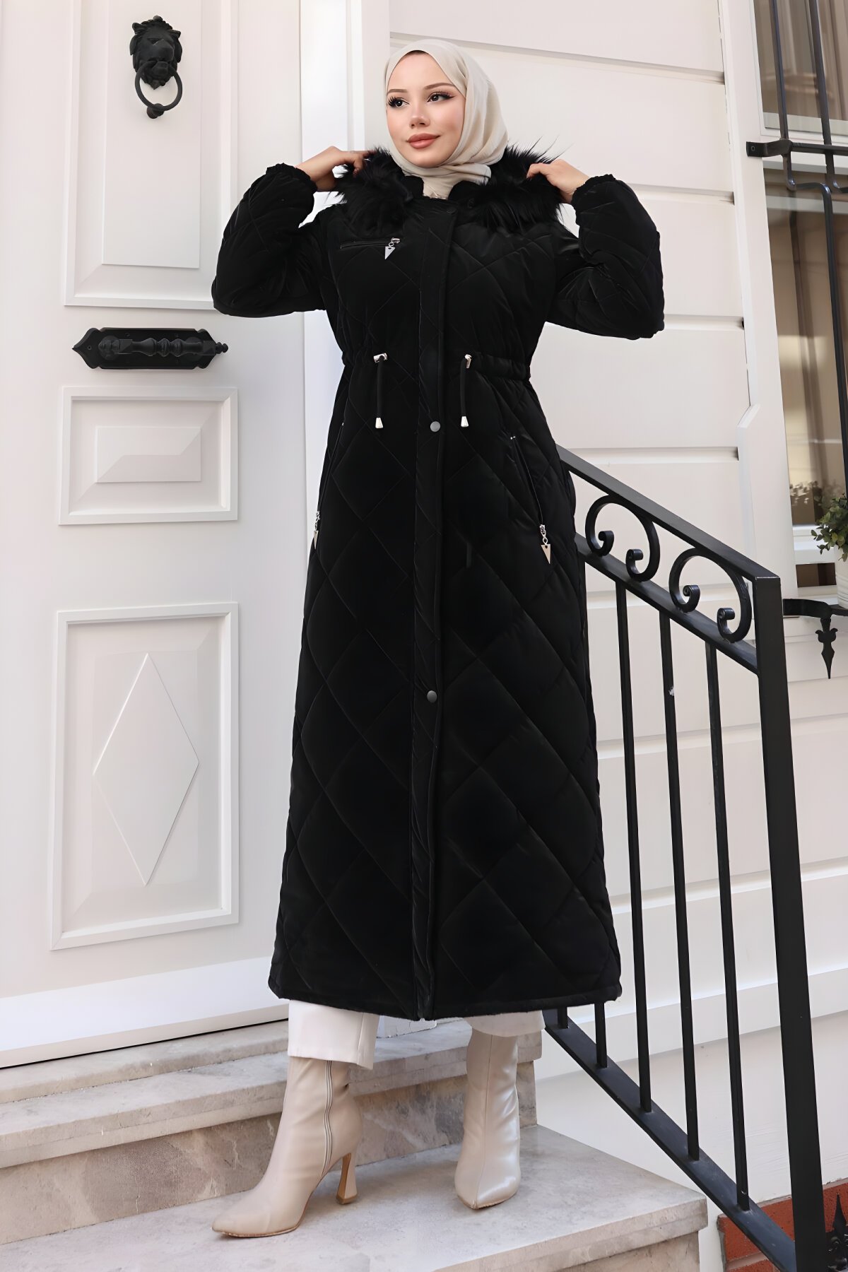 Siyah Kapitone Fermuarlı Kapüşonlu Mont - Modamihram