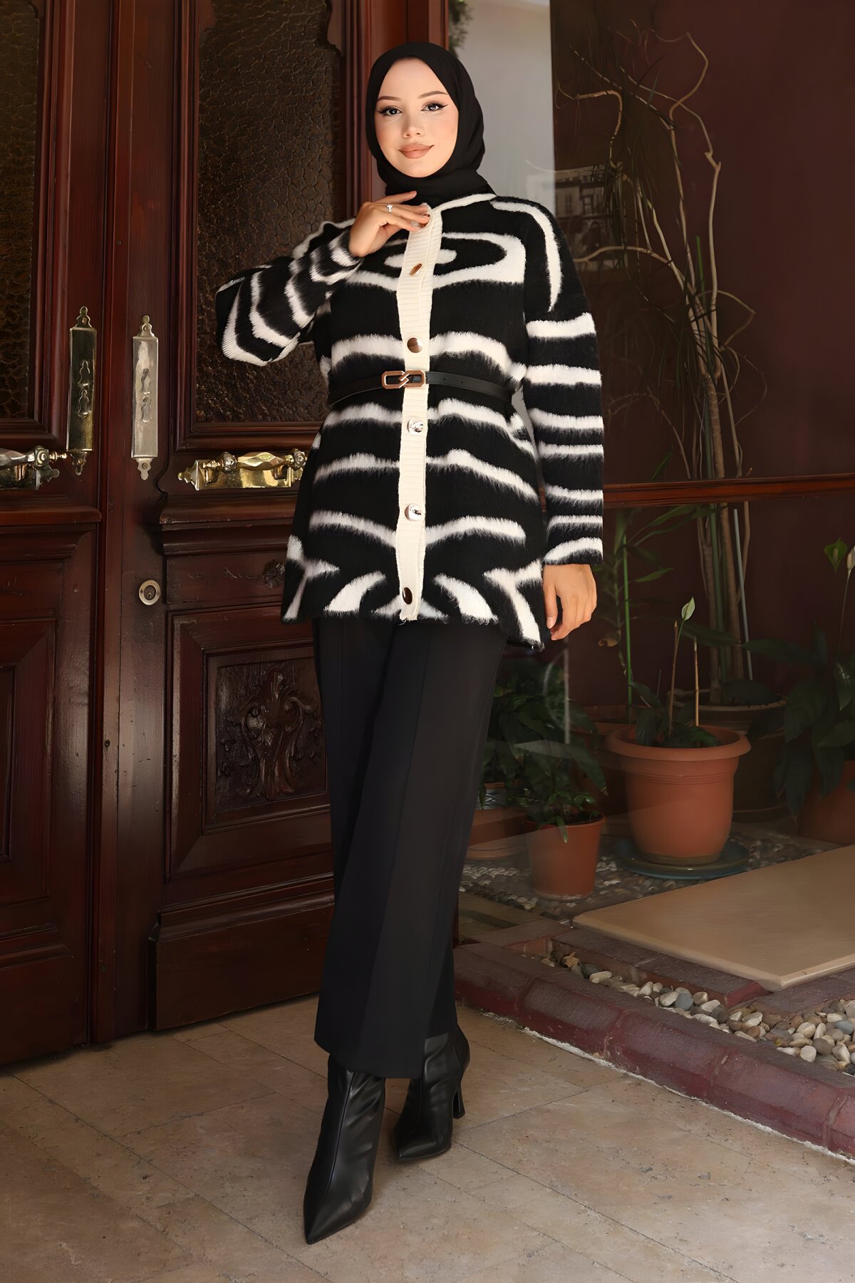 Siyah Zebra Desenli Triko İkili Tesettür Takım - Modamihram