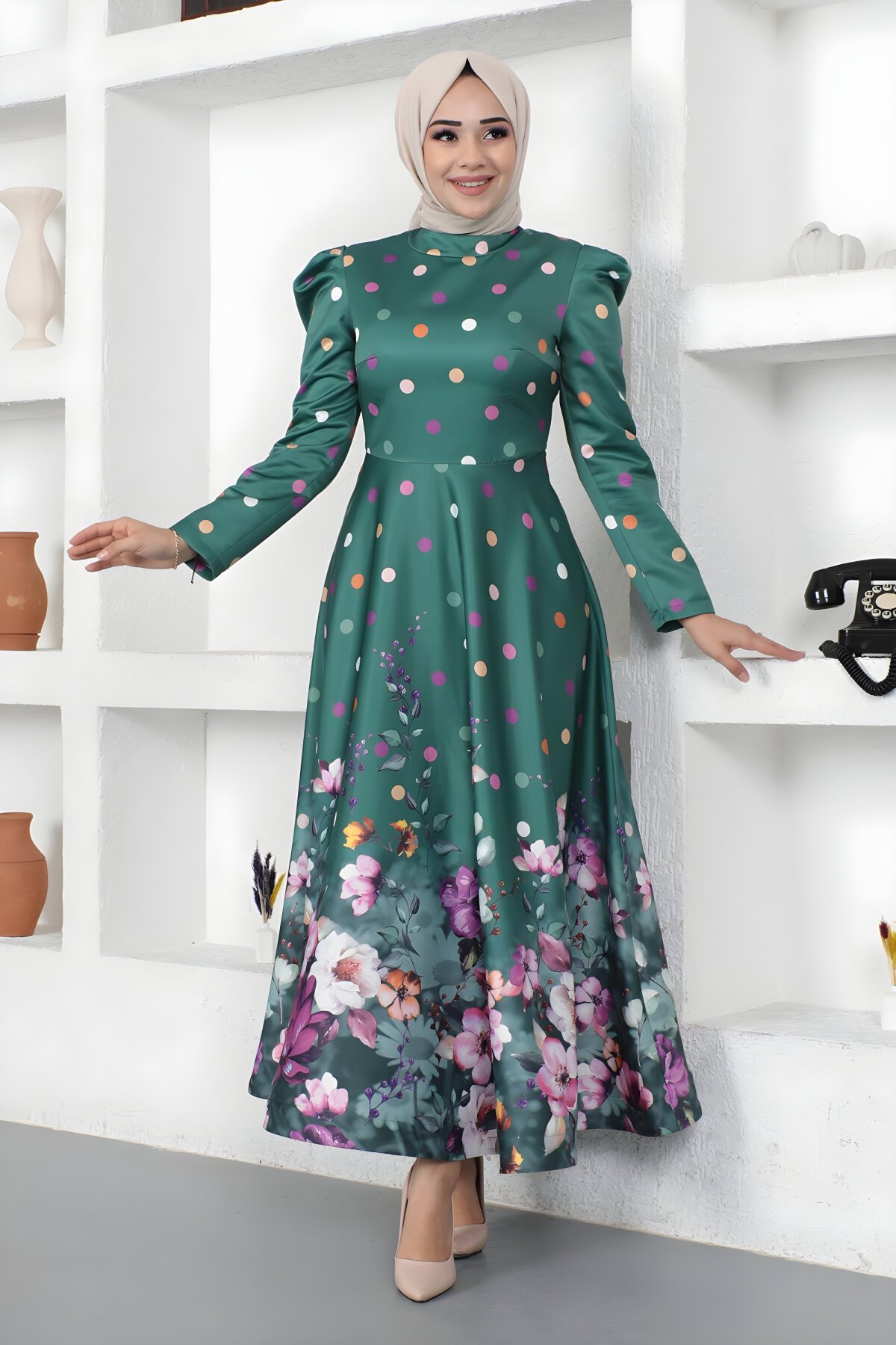 Zümrüt Puantiyeli Çiçekli Saten Tesettür Abiye Elbise - Modamihram