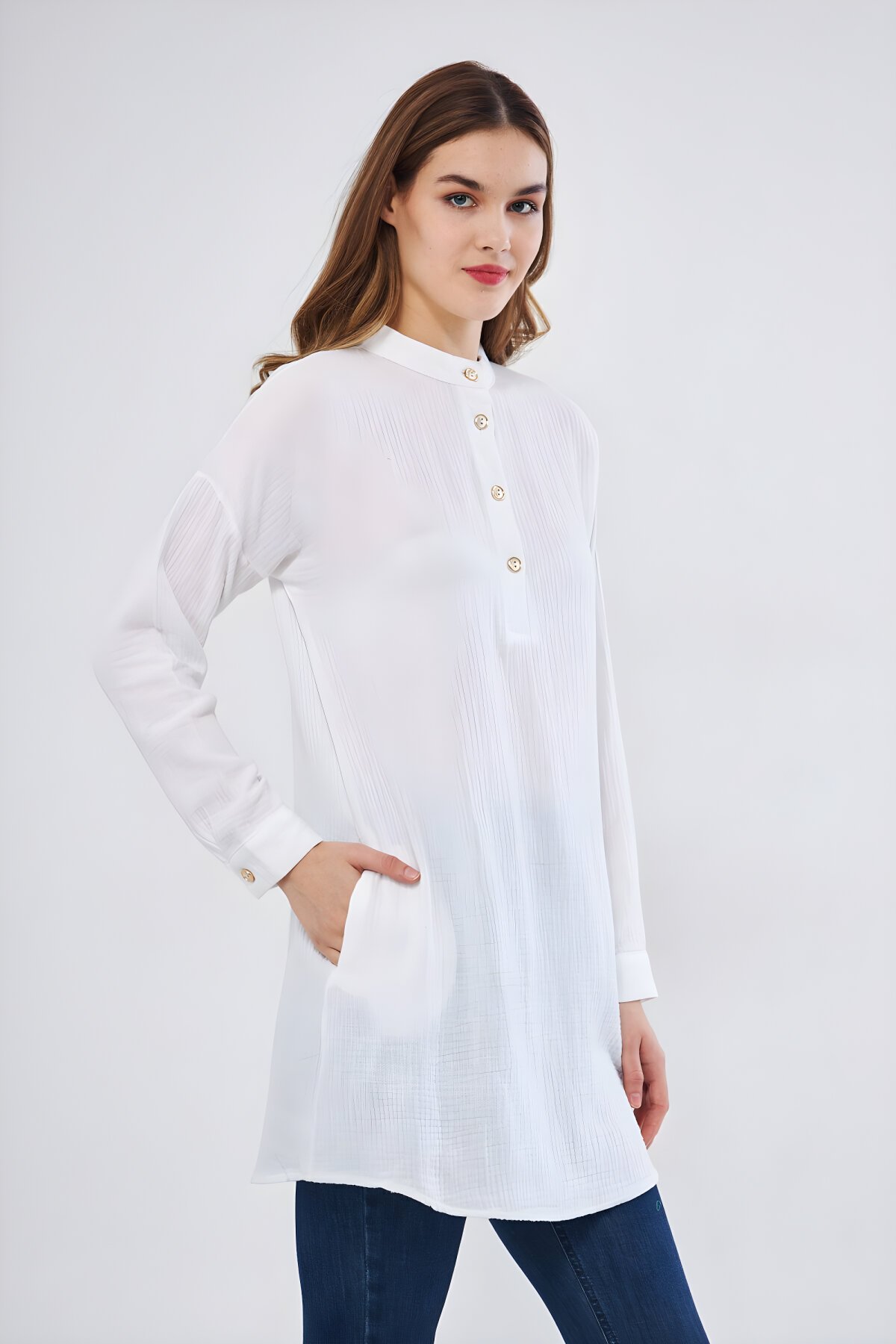 Beyaz Muslin Yazlık Hakim Yaka Cepli Tesettür Tunik - Pasaklı Giyim