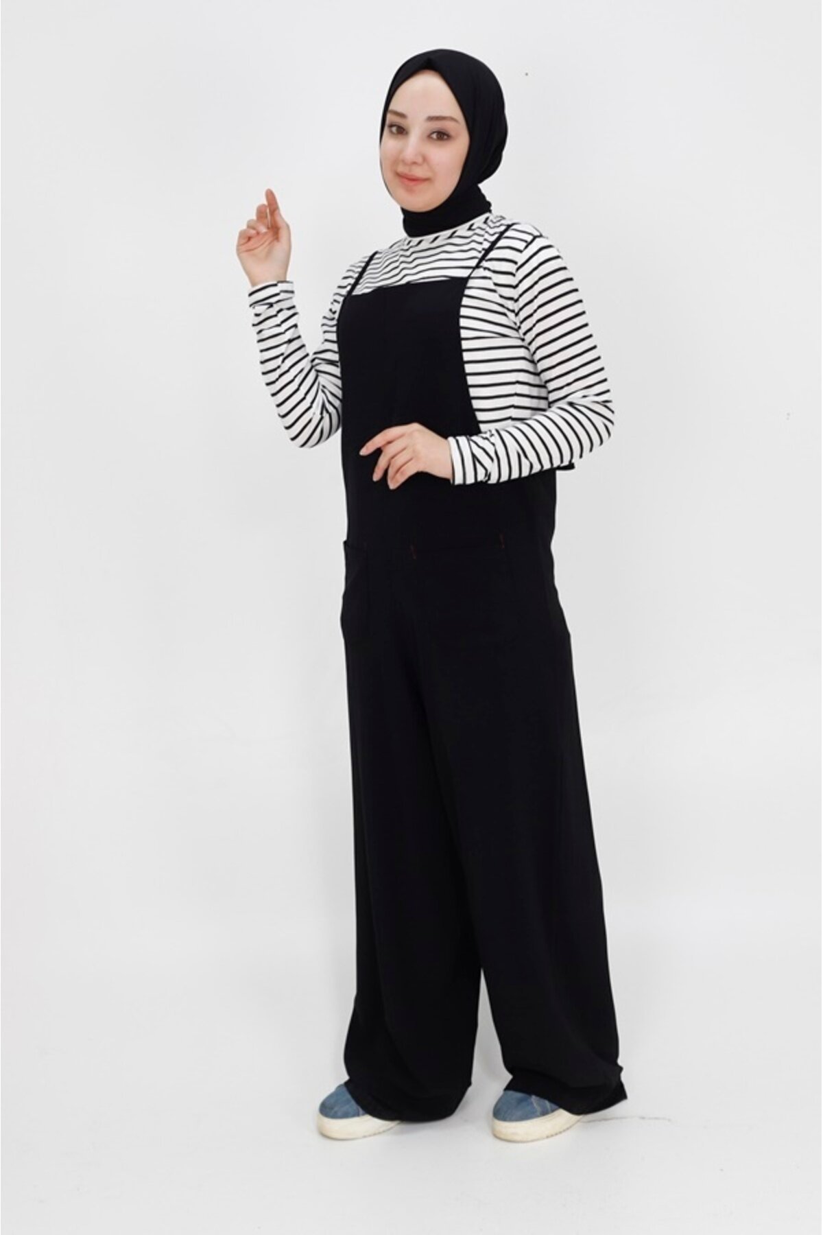 Bib-Style Aerobin Fabric Pocketed Modest Jumpsuit - Black - Puane