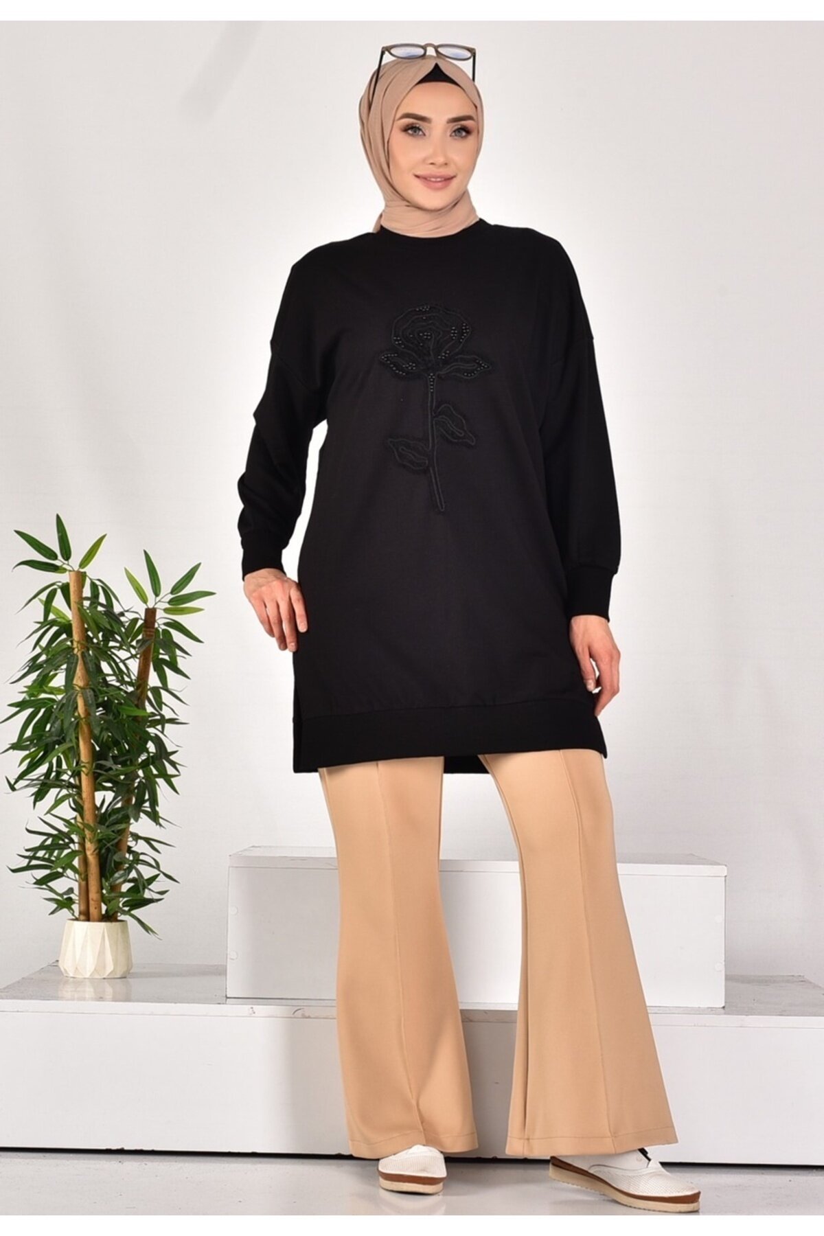 Embroidered Pearled Double-Thread Modest Tunic - Black - Puane
