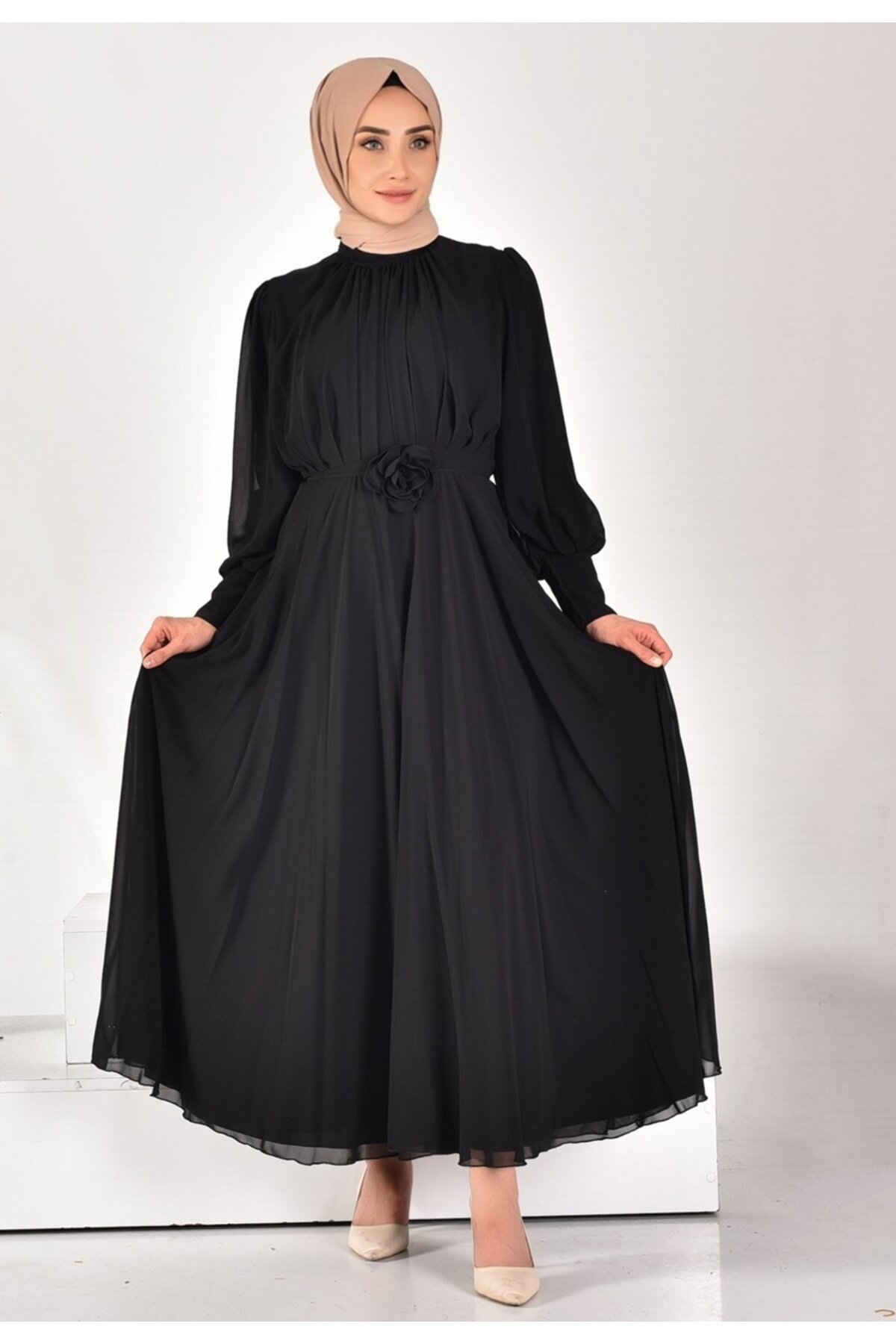 Chiffon Pleated Modest Dress - Black - Puane
