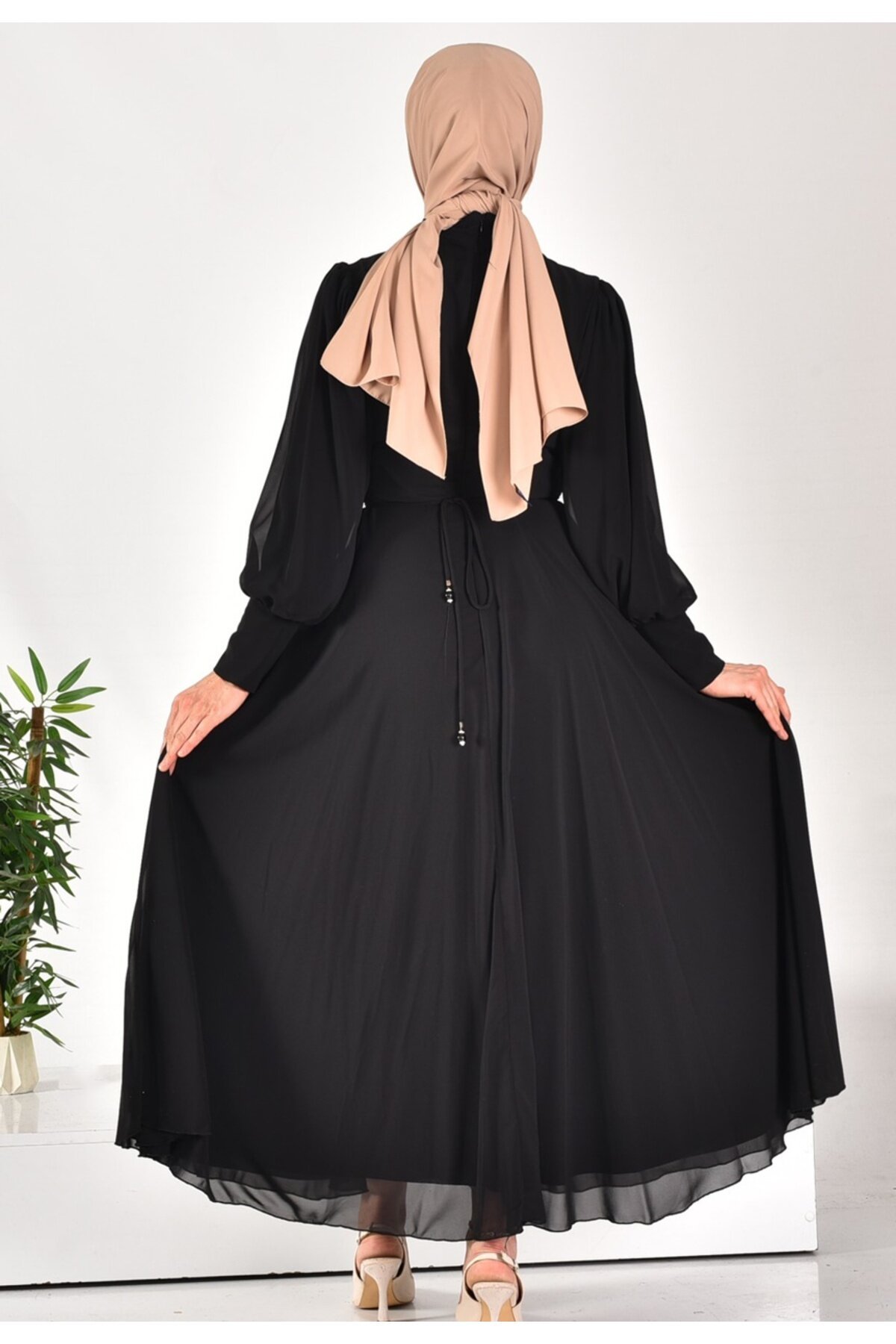Chiffon Pleated Modest Dress - Black - Puane