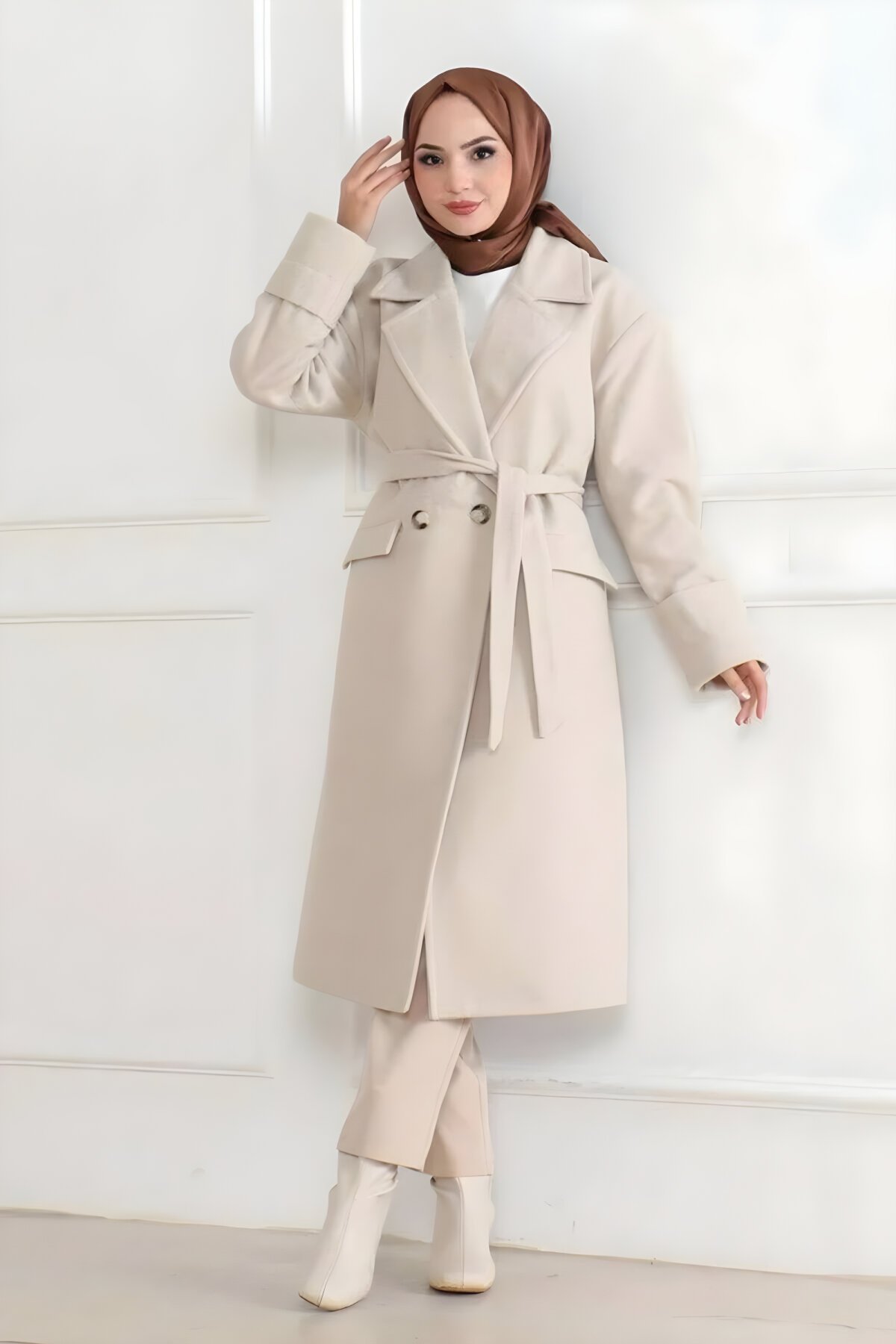 Bej Uzun Boy Kaşe Kruvaze Tesettür Kaban - RAWEA FASHİON