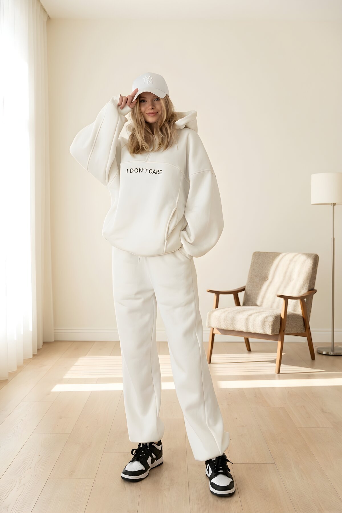 Beyaz Üç İplik Sweat Nakış İşlemeli Tesettür Takım - RAWEA FASHİON