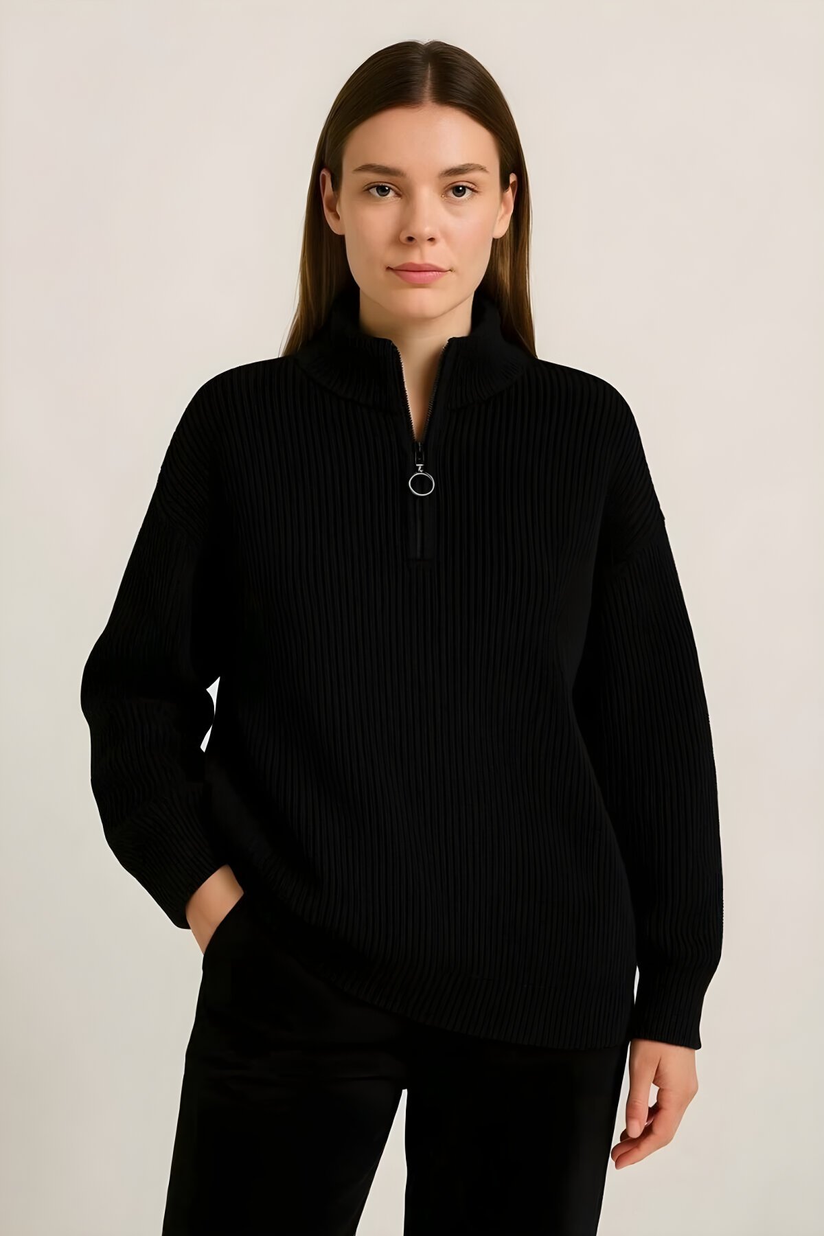 Siyah Triko Yarım Fermuarlı Tesettür Kazak - RAWEA FASHİON