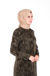 Haki Kendinden Desenli Yakası Kurdele Detaylı Tesettür Elbise