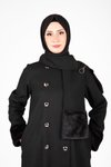 Siyah Atkılı Kürk Detaylı Tesettür Kaban