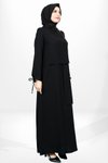 Siyah Düğme Detaylı Kolu Bağlamalı Tesettür Elbise
