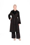 Siyah Yakası Broş Detaylı Kürklü Tesettür Kaban