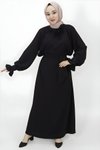 Siyah Balon Kol Çiçek Aksesuar Detaylı Tesettür Elbise