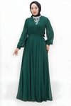 Zümrüt Yeşili Şifon Kumaş Kruvaze Yaka Görünümlü Taşlı Tesettür Abiye Elbise