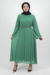 Yeşil Piliseli Zincir Kemerli Şifon Tesettür Elbise