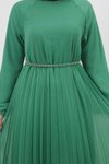 Yeşil Piliseli Zincir Kemerli Şifon Tesettür Elbise