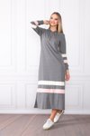 Gri Kapüşonlu Kol ve Etek Şeritli Tesettür Elbise