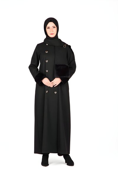 Siyah Atkılı Kürk Detaylı Tesettür Kaban