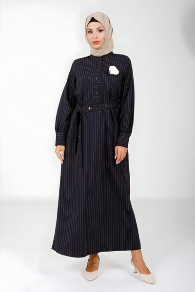 Siyah Çizgili Kuşaklı Çiçek Detaylı Tesettür Elbise