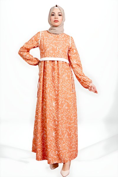 Turuncu Çiçek Desenli Beli Ayarlanabilir Üstü Kapama Detaylı Tesettür Elbise