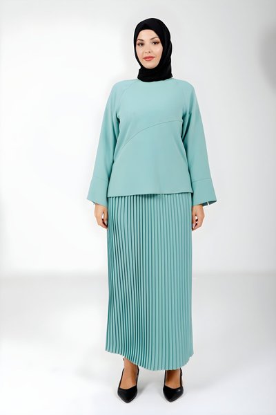 Yeşil Eteği Pliseli Bluz Etek Tesettür Takım