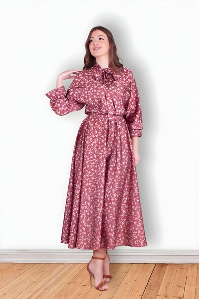 Bordo Çiçek Desenli Yarasa Kol Saten Tesettür Abiye Elbise