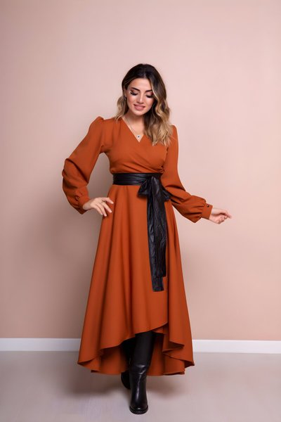 Tarçın Asimetrik Kesim Uzun Kol Deri Kemerli Tesettür Elbise