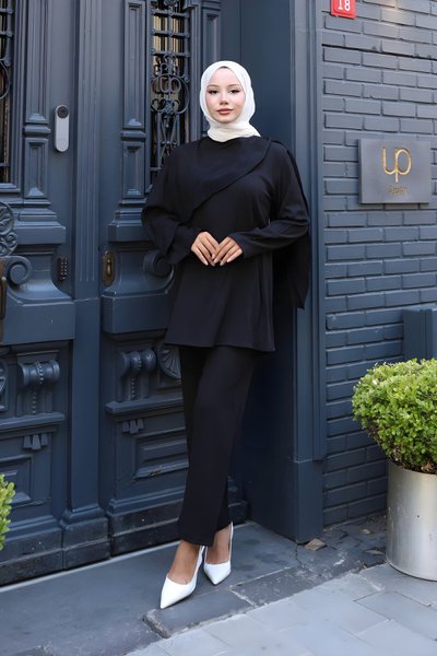 طقم محتشم ثنائي أسود بتفاصيل كاب