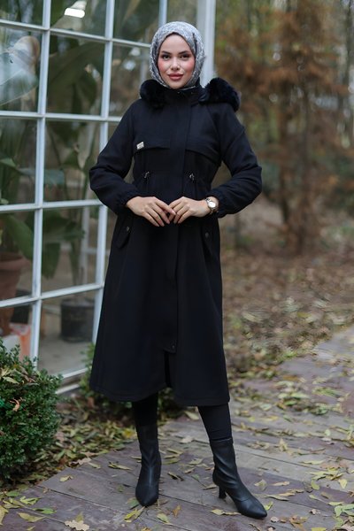 Siyah Kaşe Tünel Detaylı Tesettür Kaban