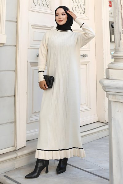 Beyaz Manşeti Taş Detaylı Triko Tesettür Elbise