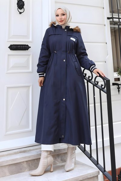 Lacivert Kapüşonlu Arma Detaylı Mont