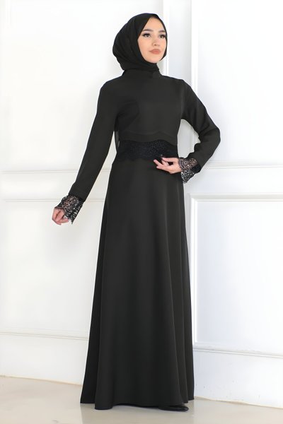 Siyah Dantel Detaylı Tesettür Elbise