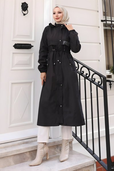 Siyah Kapşonlu Yazı Detaylı Tesettür Mont