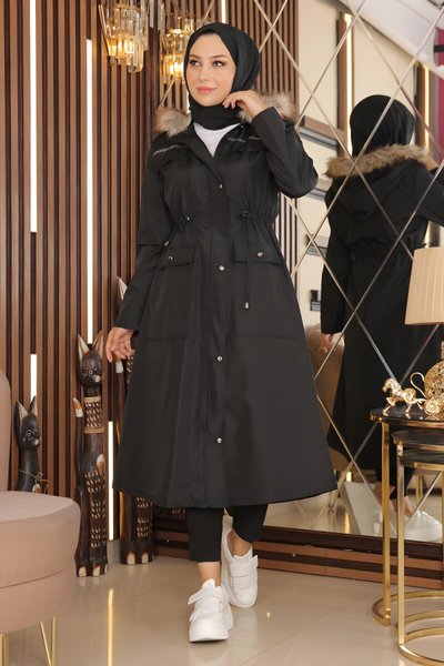 Siyah Şerit Detaylı Tesettür Mont