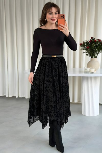 Siyah Flok Baskılı Çiçekli Asimetrik Kesim Tesettür Etek