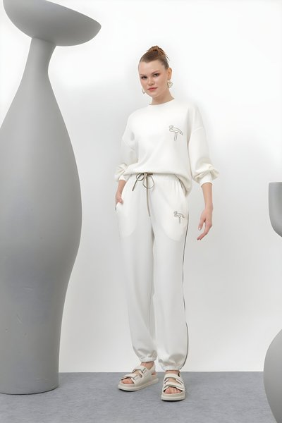 Ekru İkili Modal Kuş Nakış Detaylı Tesettür Takım