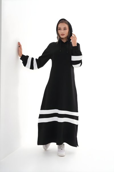 Beyaz Spor Balon Kol İki İplik Şeritli Tesettür Elbise