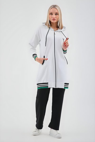 طقم رياضي محتشم ثنائي أبيض