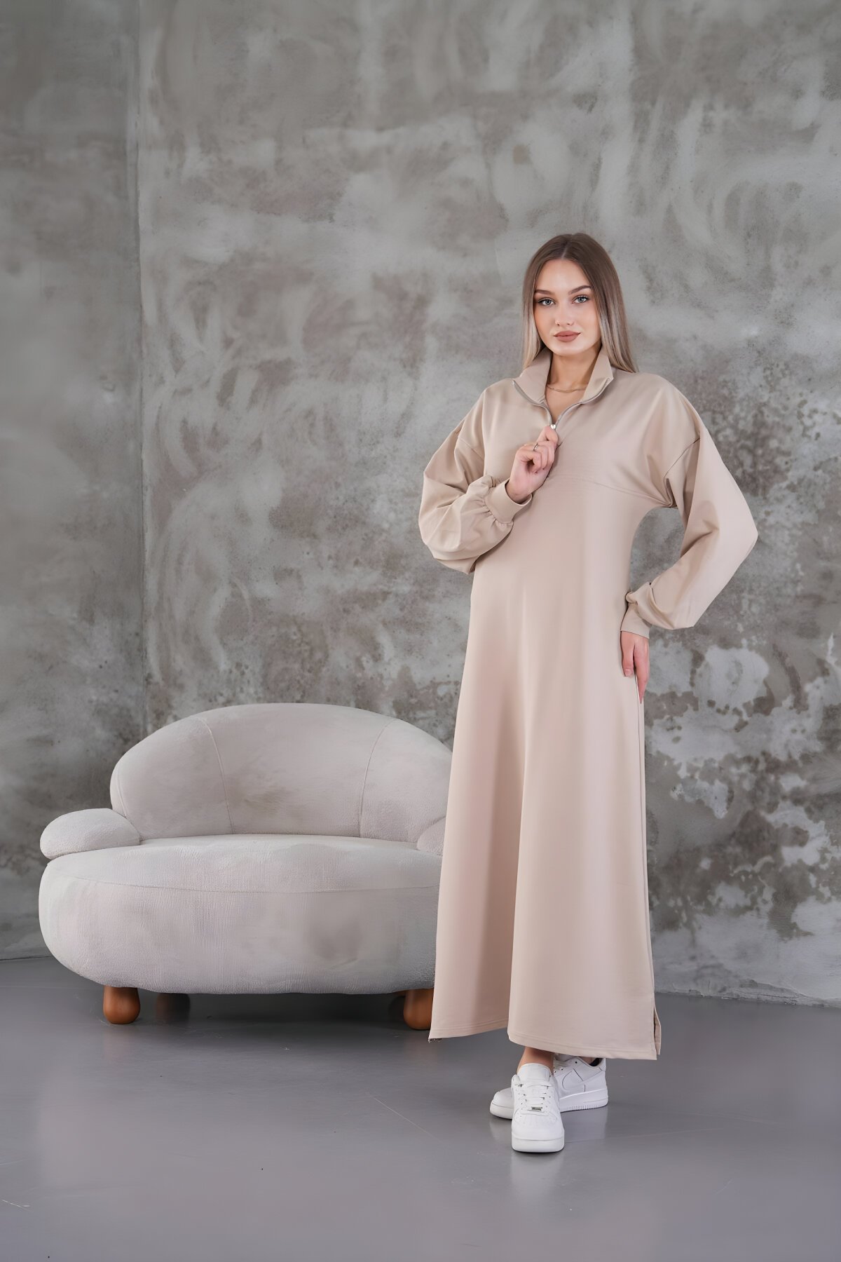 Bej Spor Hakim Yaka Boğazlı Yarım Fermuar Tesettür Elbise - Westbound