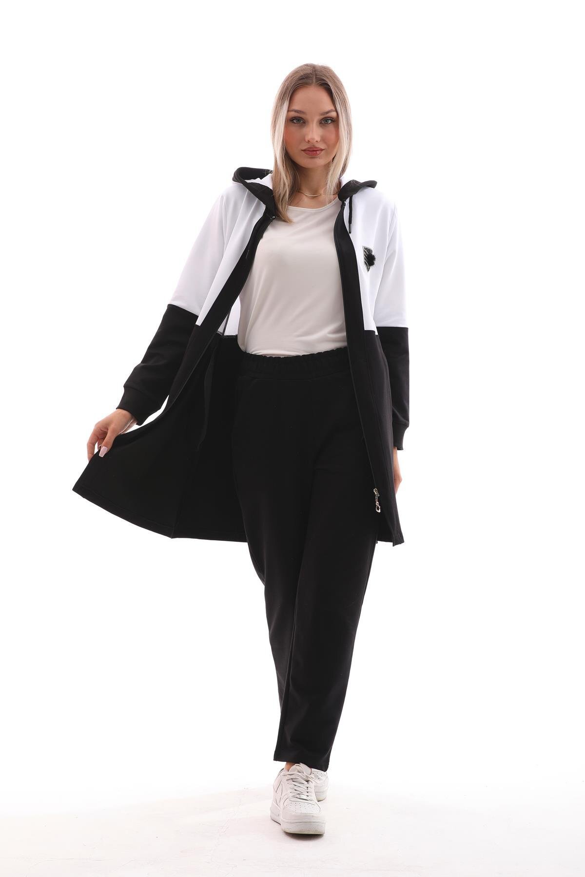 Modest Crested Color-Block Tracksuit Set - Ecru - Westbound