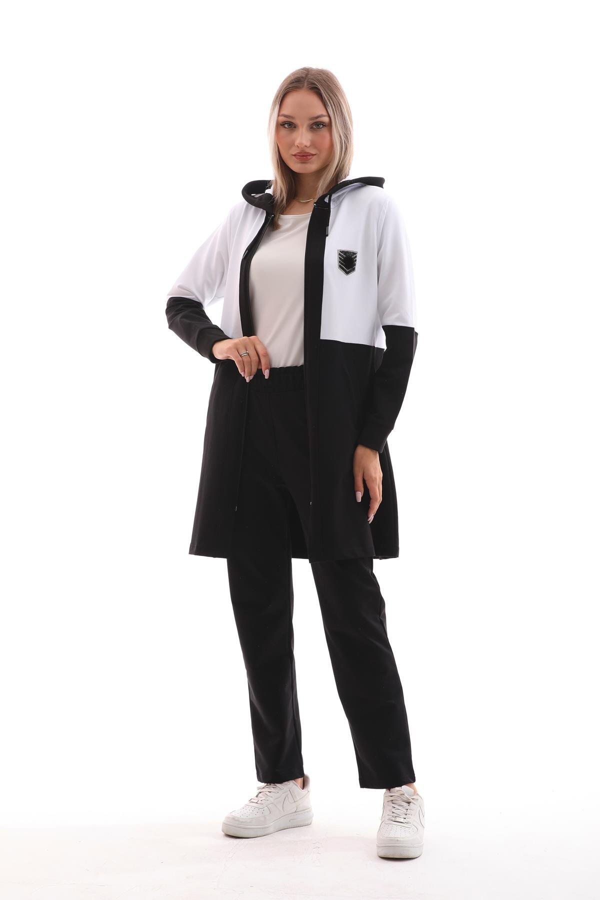 Modest Crested Color-Block Tracksuit Set - Ecru - Westbound