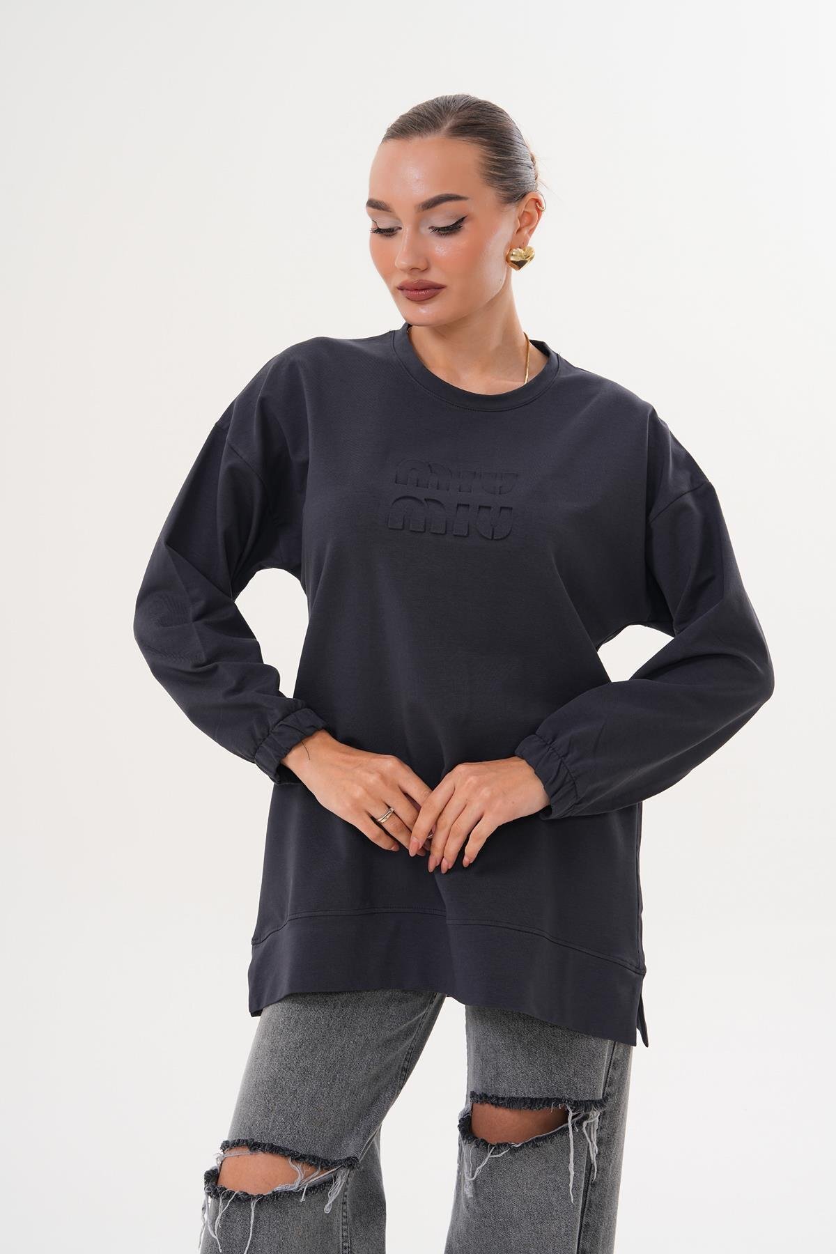 Crew-Neck Miu Embossed-Print Sweatshirt Tunic - Smoke Grey - Westbound