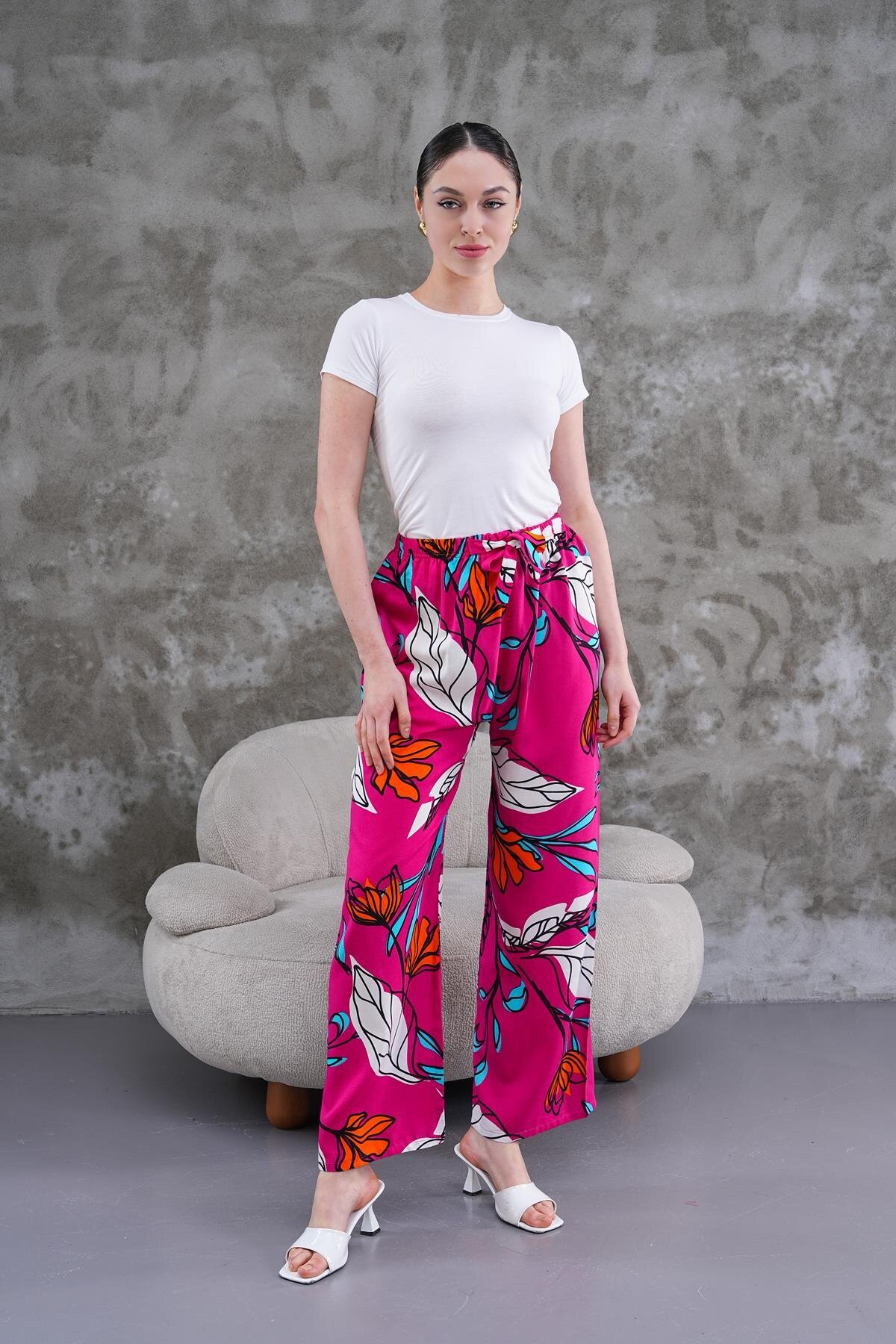 Wide-Leg Digital Print Fabric Pants - Red - Westbound