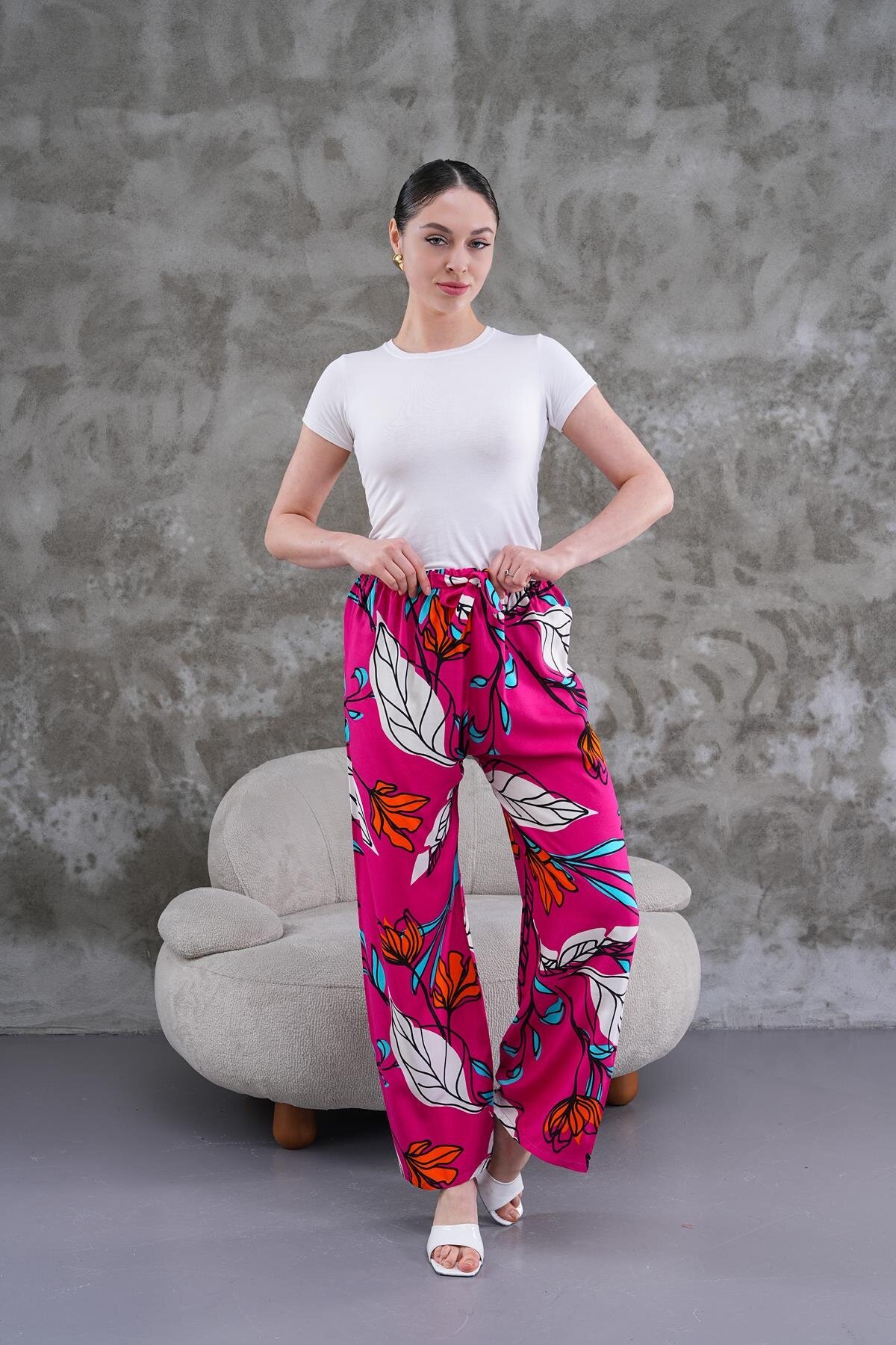 Wide-Leg Digital Print Fabric Pants - Red - Westbound