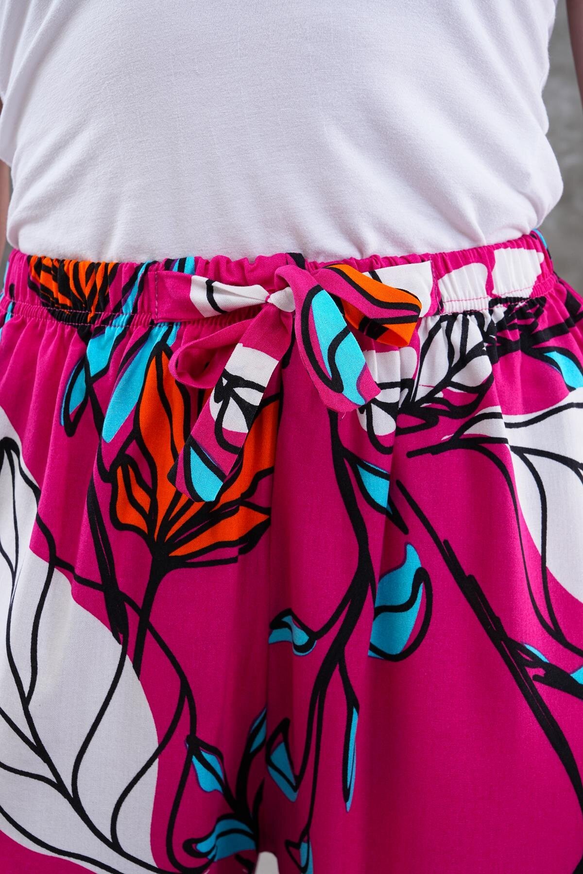 Wide-Leg Digital Print Fabric Pants - Red - Westbound