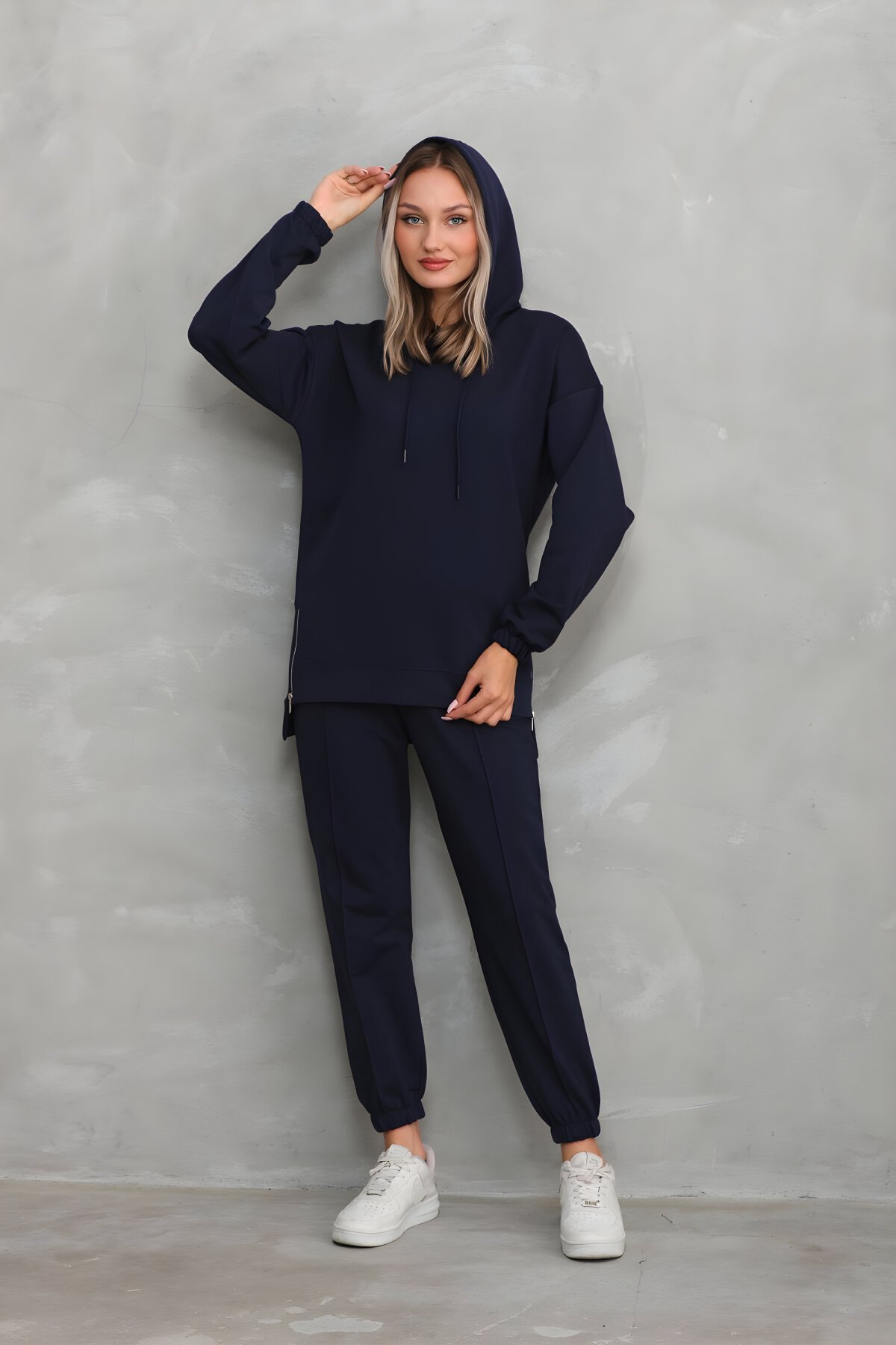 Lacivert Spor Fermuar Yırtmaçlı Tesettür Eşofman Takımı - Westbound