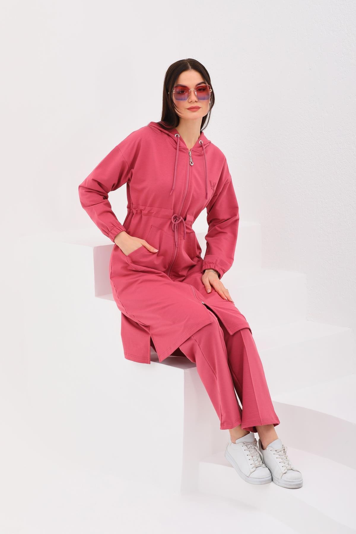 Trenchcoat-Style Modest Tracksuit Set - Pomegranate - Westbound