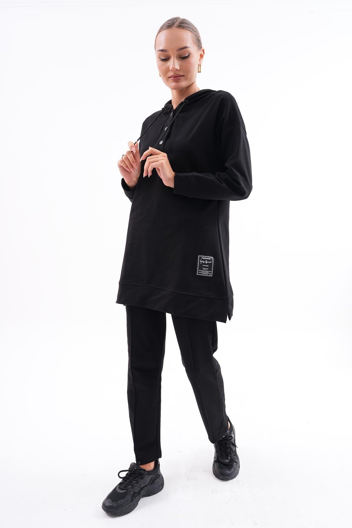 Sporty Two-Piece Sweat-Tunic Tracksuit Set - Black - Westbound