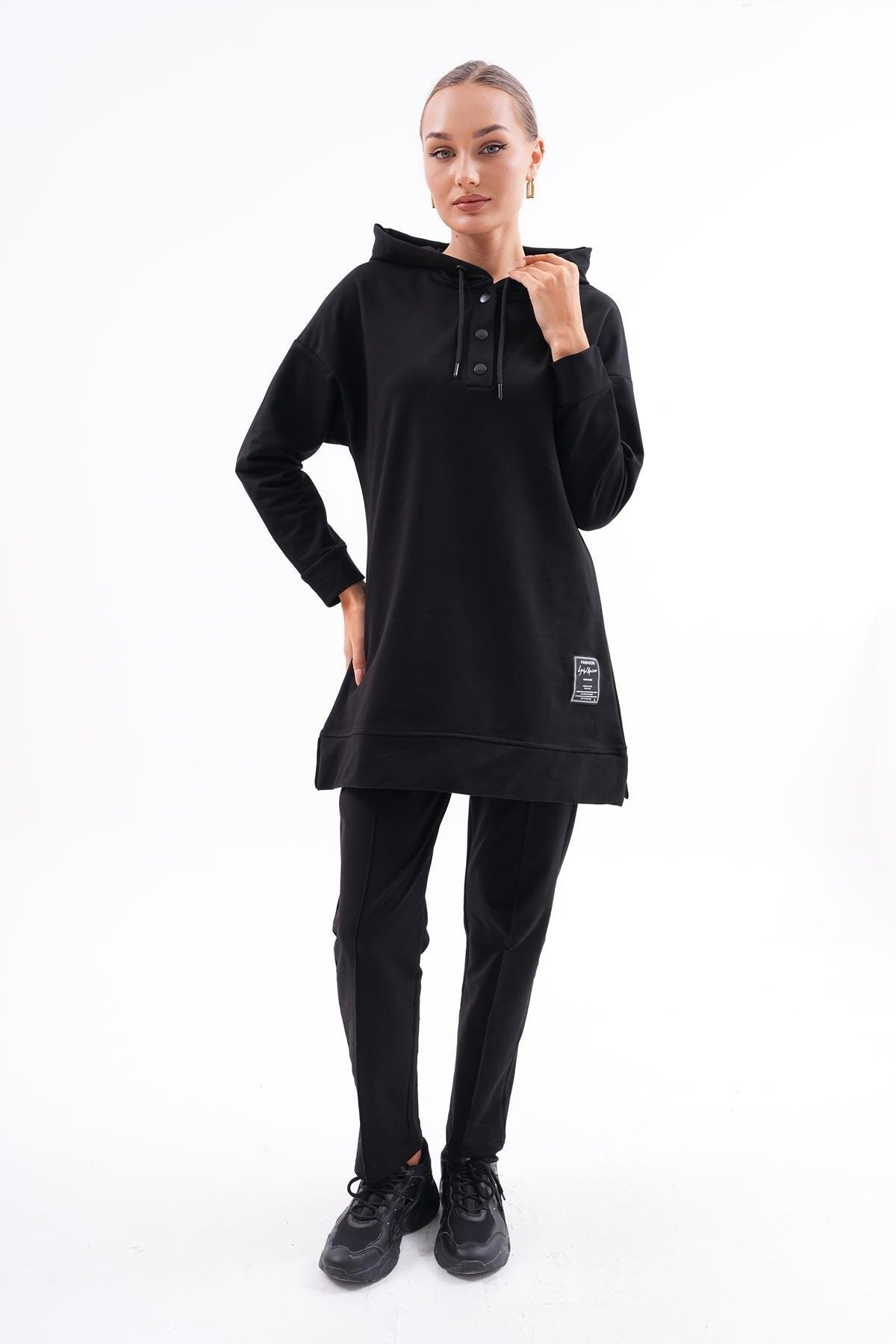 Sporty Two-Piece Sweat-Tunic Tracksuit Set - Black - Westbound