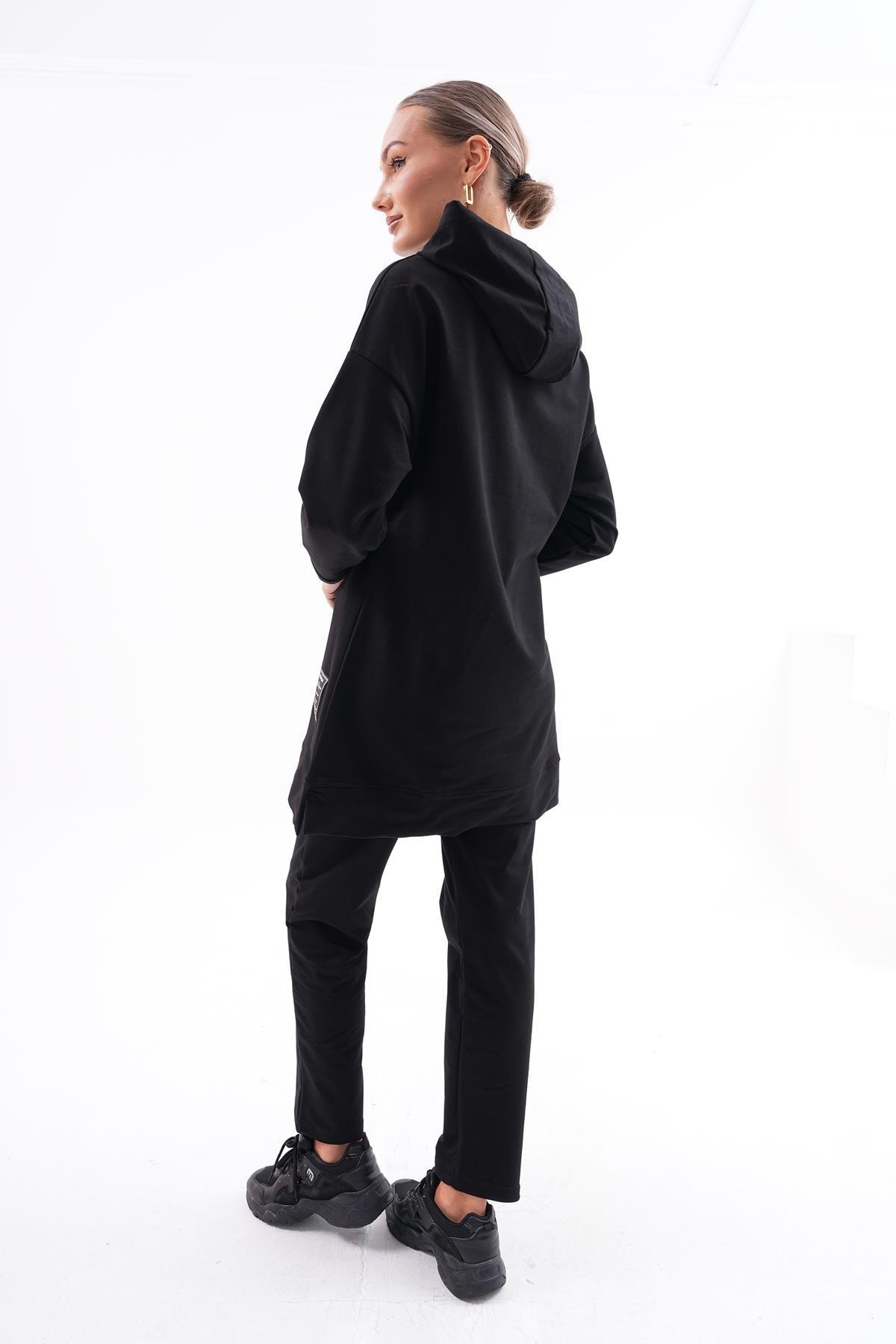 Sporty Two-Piece Sweat-Tunic Tracksuit Set - Black - Westbound