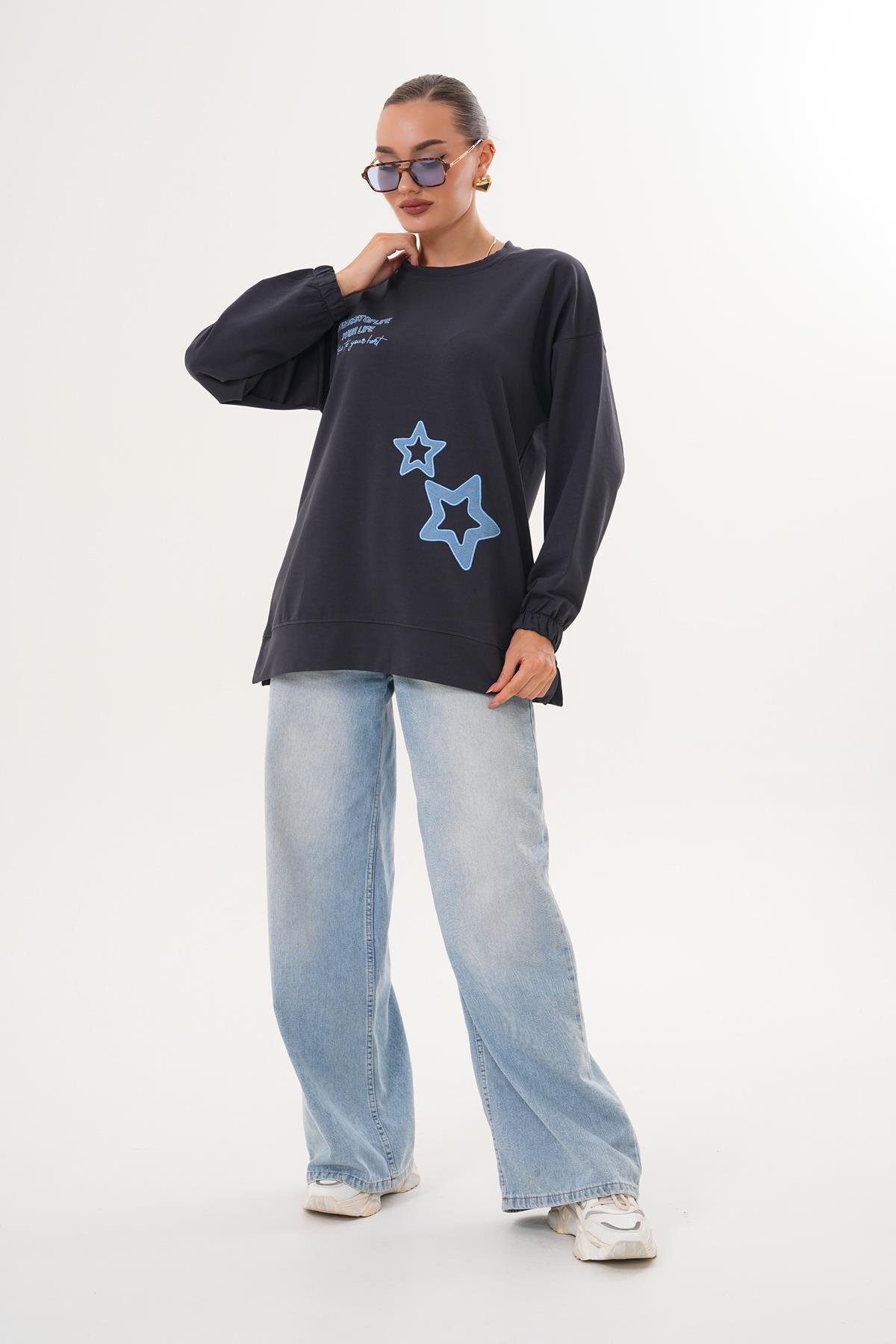 Crew Neck Sweatshirt Star-Pattern Modest Tunic - Black - Westbound